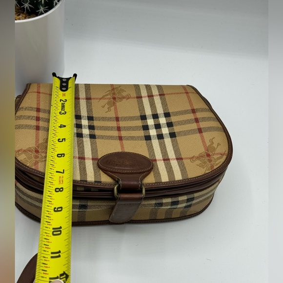 AUTHENTIC BURBERRY Crossbody Flap Ba - Picture 5 of 13